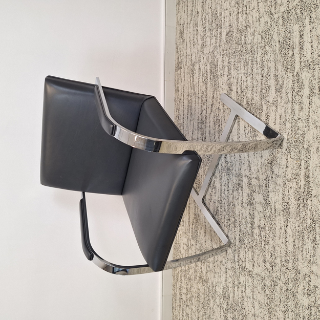 Picture of VD - Brno Chair - Knoll - Flat bar